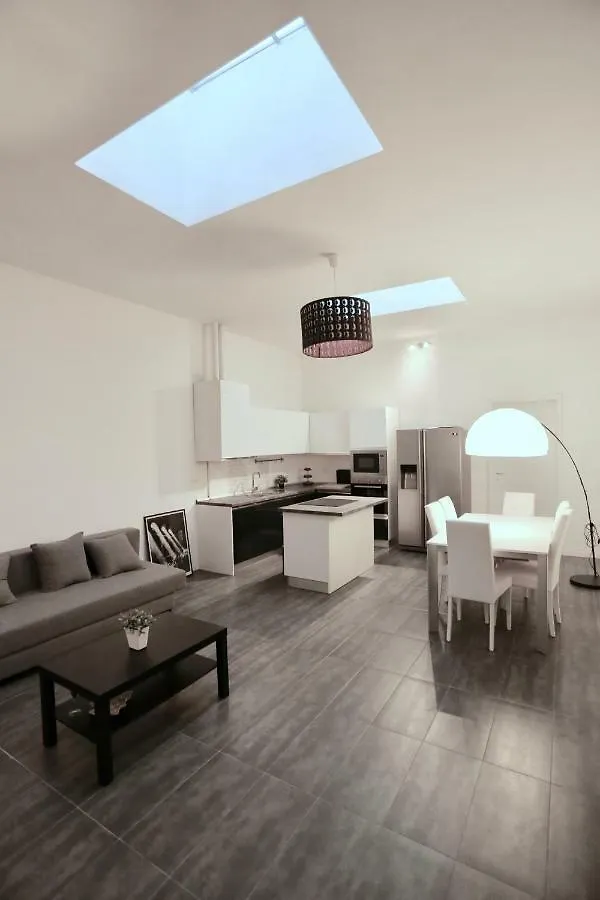 Lux Apartment Italia