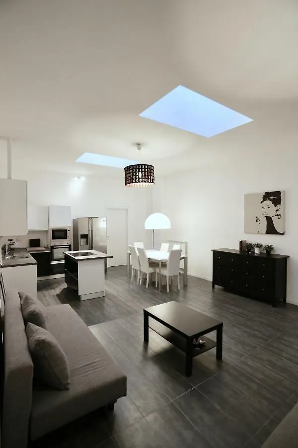 Lux Apartment Italia
